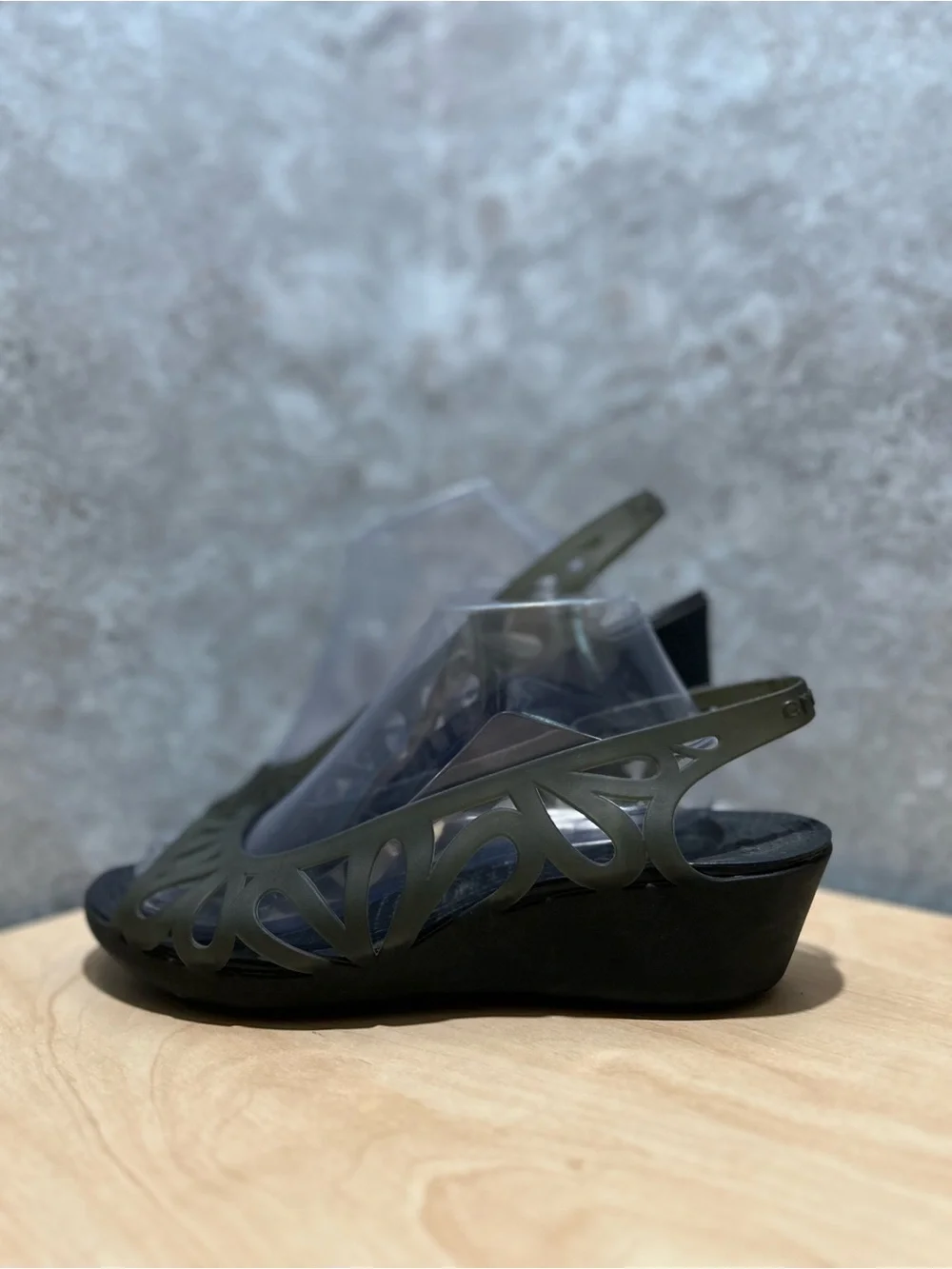 black Crocs Adrina III cutout jelly flats women’s size 10